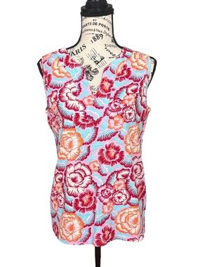 NWT Sleeveless V-Neck Floral Tank Top